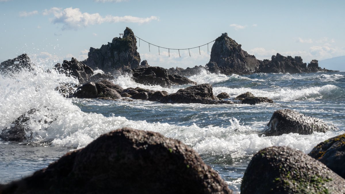 Mitsuishi Rocks, Japan.

One day my photography will find the landscape community. 🙏🏿🙏🏿🙏🏿