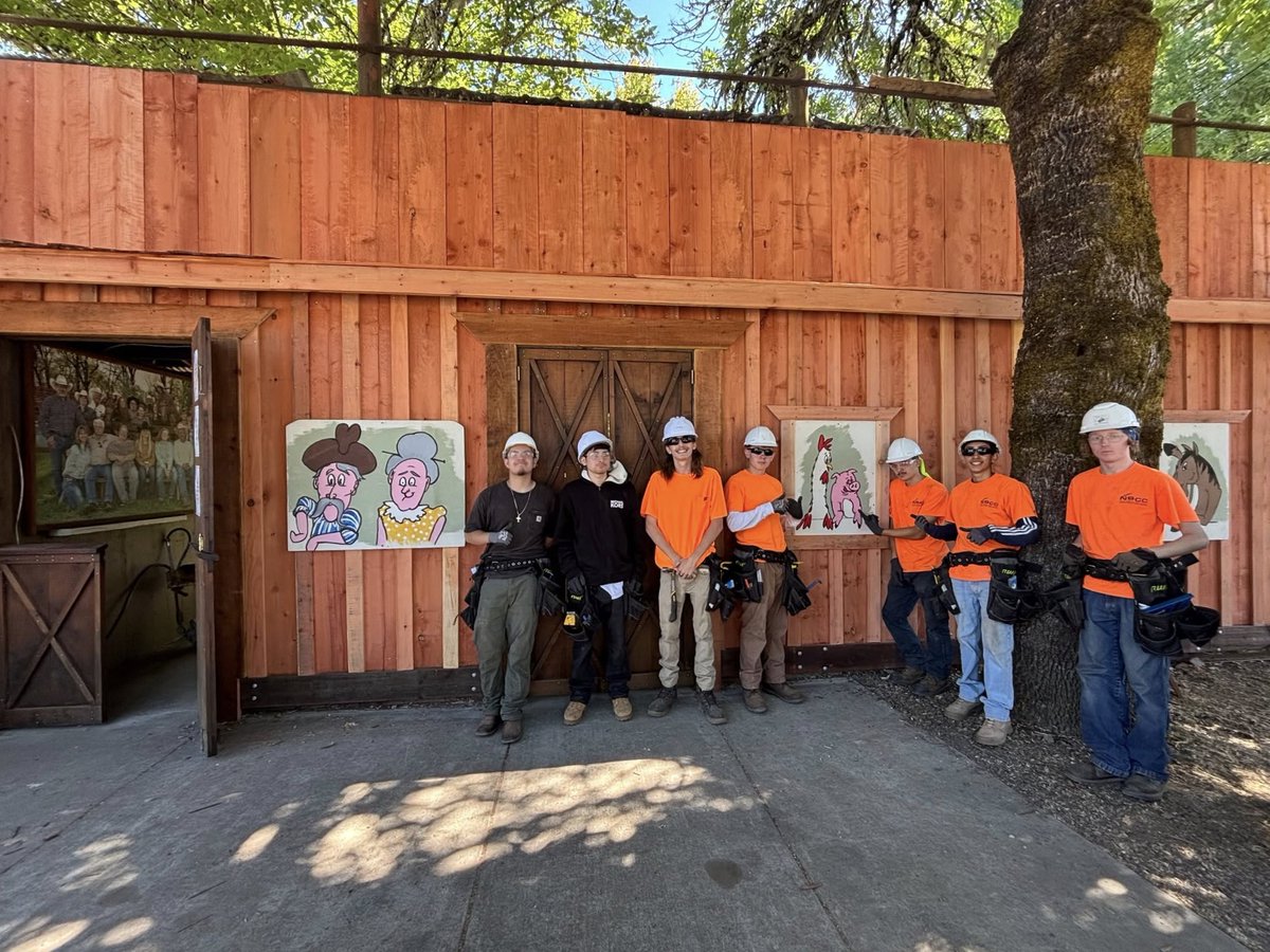 MendocoRedwood's tweet photo. Willits Frontier Days Rodeo got a makeover—thanks to North Bay Construction Corps (NBCC)!

We proudly donated all the redwood lumber. Huge thanks to NBCC, Willits Frontier Days &amp; our team.

NBCC trains high school grads in hands-on construction. https://t.co/WIVna1B4JD https://t.co/Ab18qiffQ4