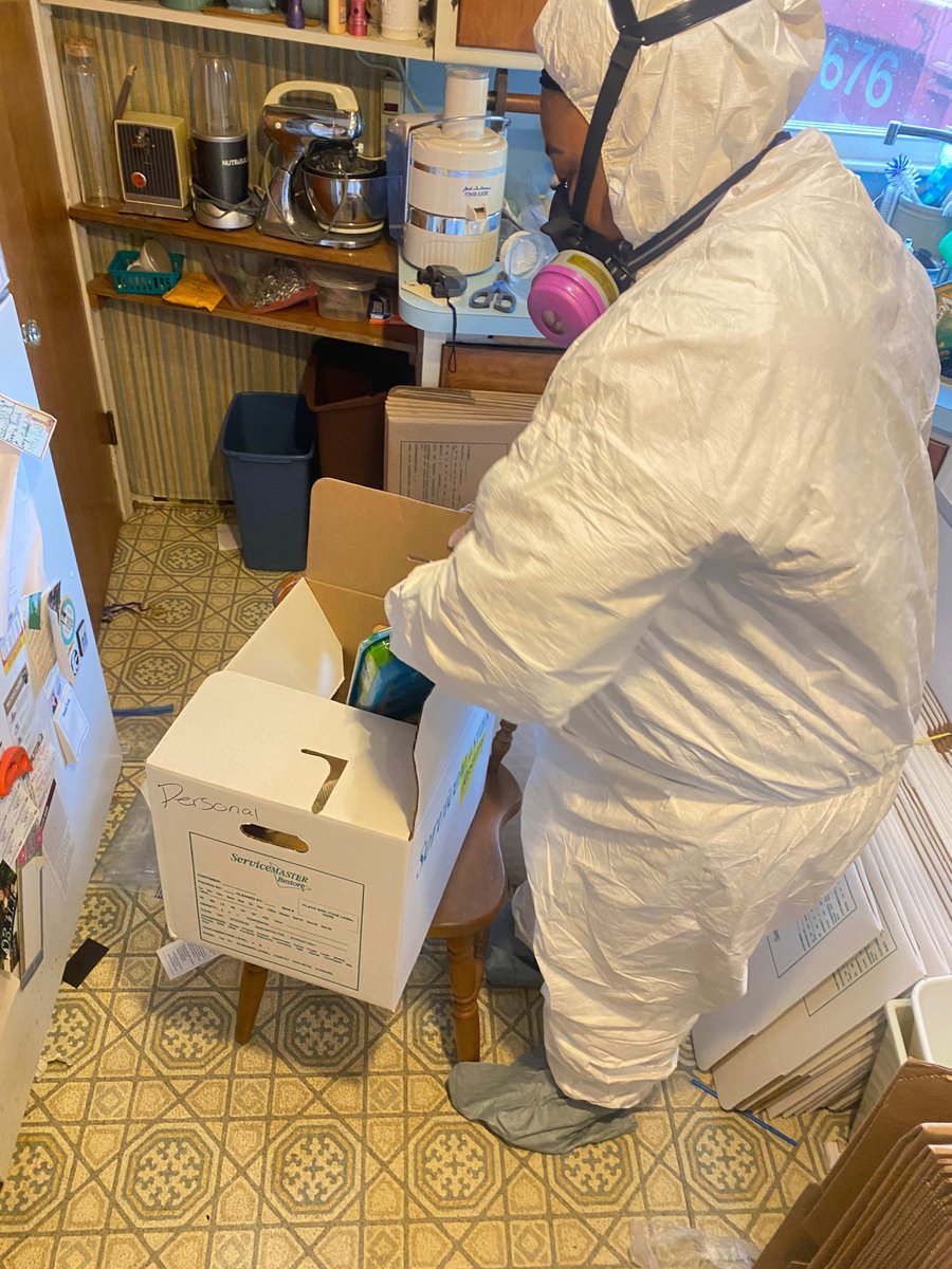 SVMPSMN's tweet image. When disaster strikes, trust us to treat your belongings with the utmost care. Our expert team ensures everything is safely packed for restoration or storage, giving you peace of mind. Let’s rebuild and restore together! 🛠️💙✨ #ServiceMaster #RestorationExperts