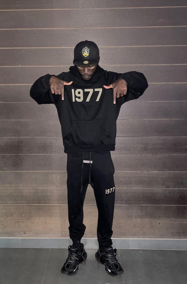 fendifick's tweet image. IT'S ALL ABOUT PERFECTION FICK FENDI ✌✌