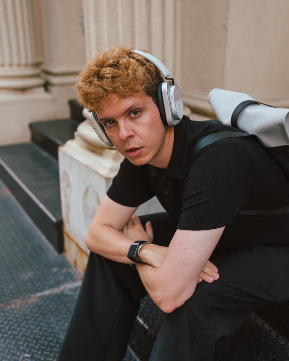 Nothing Headphones (1) irl