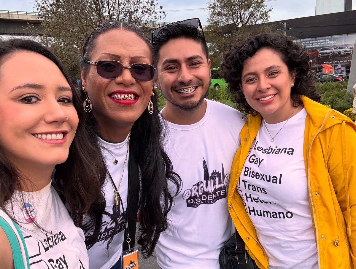 YaajMexico's tweet photo. #MesDelOrgullo 🪧 Alzamos la voz junto a @OrgulloDTlalne con @CytlalyCuevas ‼️
#JusticiaSinDiscriminación #DesdeTlalnepantla #DesdeLaPeriferia #TlalnepantlaDeBaz #lgbtttiq #lgbtpride #lgbt🏳️🌈 #OrgulloDisidente #KenyaCuevas #orgullolgbt #orgullotrans #orgullonb https://t.co/XvsmoqiwXi