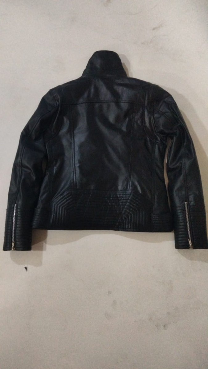 LeatherInvidia's tweet image. At Leatherinvidia, we don’t just make leather goods — we craft pieces that carry character, purpose, and timeless style.
Custom-made.

#LeatherWithSoul #ModernCraftsmanship #CustomLeather #HandmadeLuxury #LeatherStyle #B2BManufacturing #PrivateLabel #GlobalExport #MensFashion