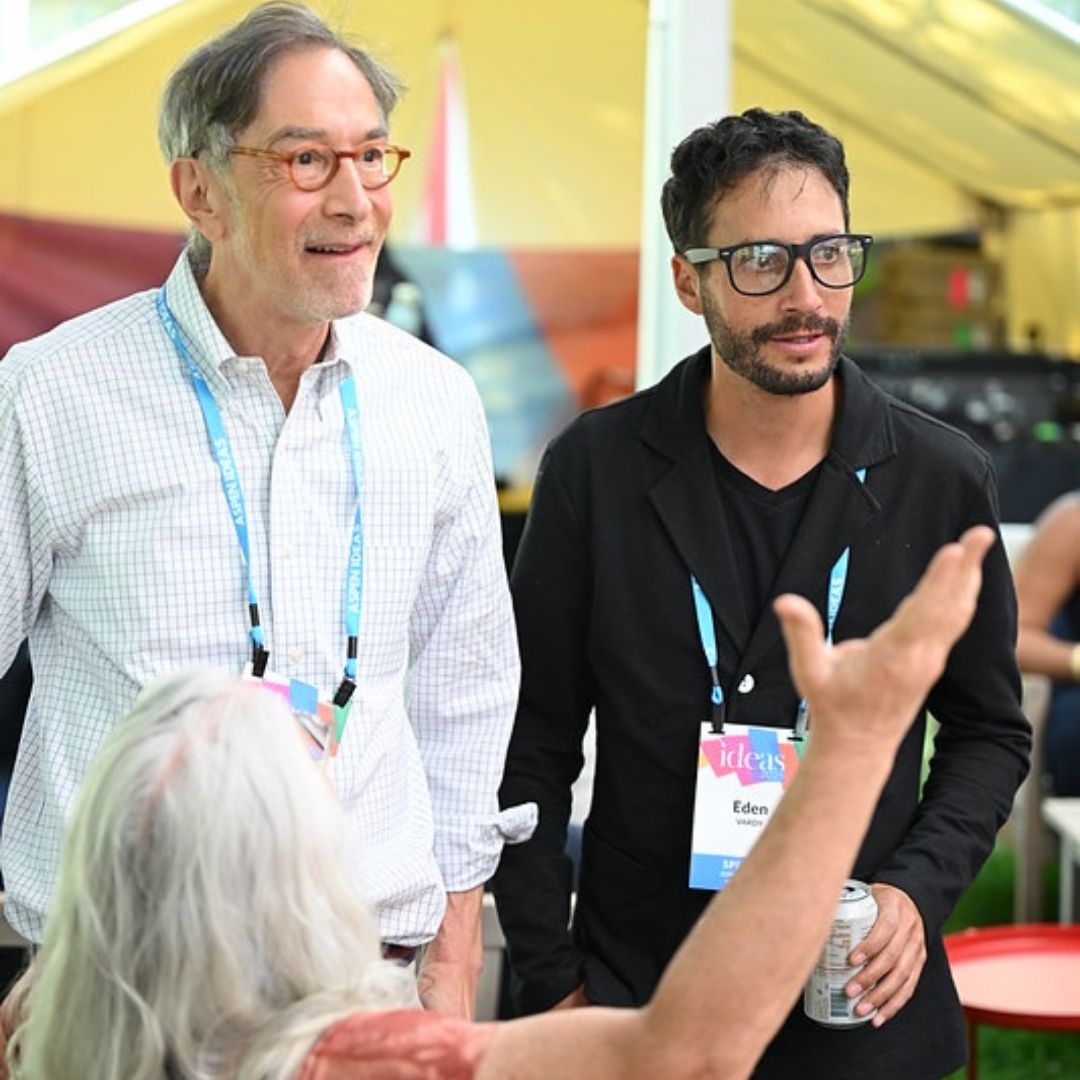 CKummer's tweet image. Grateful to have Sam Landercasper, Jon Muth, and Eden Vardy join me at @AspenIdeas for our first ever roundtable sessions! Meet Sam, Jon, Eden and all their fellow fellows: aspenfood.org/our-fellows
#FoodLeadersFellows #AspenIdeas #FoodSystemsLeadership