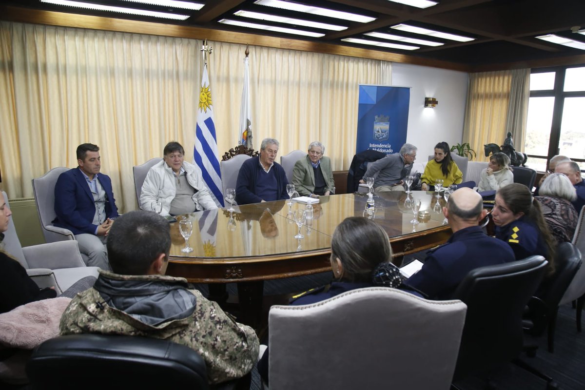Reunión CECOED: Intendencia dejó claro que se trabaja en forma coordinada desde que comenzaron los fríos 
puntanews.com.uy/reunion-cecoed…