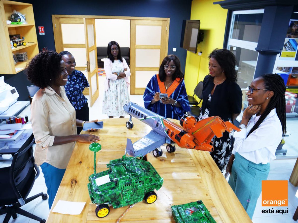 Orange_Bissau's tweet photo. A Orange Bissau recebeu a visita da Sra. @ElisabethMedouB , DRH da OMEA.
Acompanhada da DG Thérèse Tounkara, visitou o Orange Digital Center, reafirmando o compromisso com a inclusão digital e o talento jovem na Guiné-Bissau.

#OrangeBissau 
#OMEA
#ODC 
#InclusãoDigital https://t.co/qN6xiyer3v