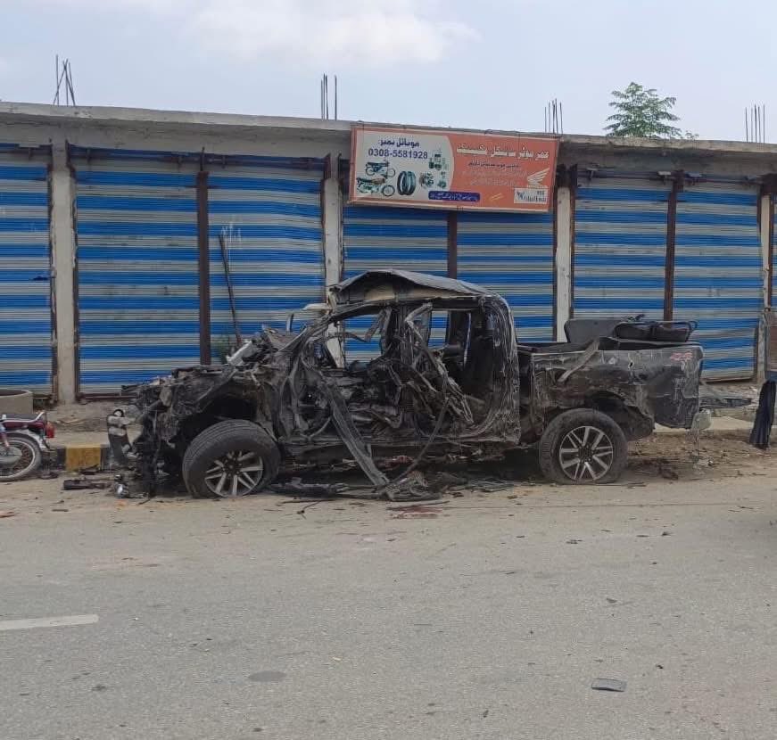 اے این پی کی جب 2008 سے لیکر 2013 تک حکومت تھی تو دہشت گردی کے ساتھ انہوں نے صوبے میں کافی ترقیافتی کام کئے تھے،اج 13 سال ہوگئے ہے دہشت گردی بھی چل رہی ہے اور اس کے ساتھ ساتھ صوبہ بھی دیوالیہ ہوگیا ہے،نہ صت ہے،نہ تعلیم ہے،نہ روزگار ہے اور نہ بجلی ہے۔
باجوڑ دھماکہ🥲