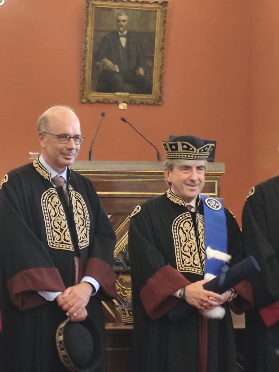 Leonidas Platanias, MD (@leonidasplatan1) on Twitter photo Receiving an honorary degree from the University of Athens. <a href="/LurieCancer/">Lurie Cancer Center</a> <a href="/NUFeinbergMed/">Northwestern Feinberg School of Medicine</a> Receiving an honorary degree from the University of Athens. <a href="/LurieCancer/">Lurie Cancer Center</a> <a href="/NUFeinbergMed/">Northwestern Feinberg School of Medicine</a>