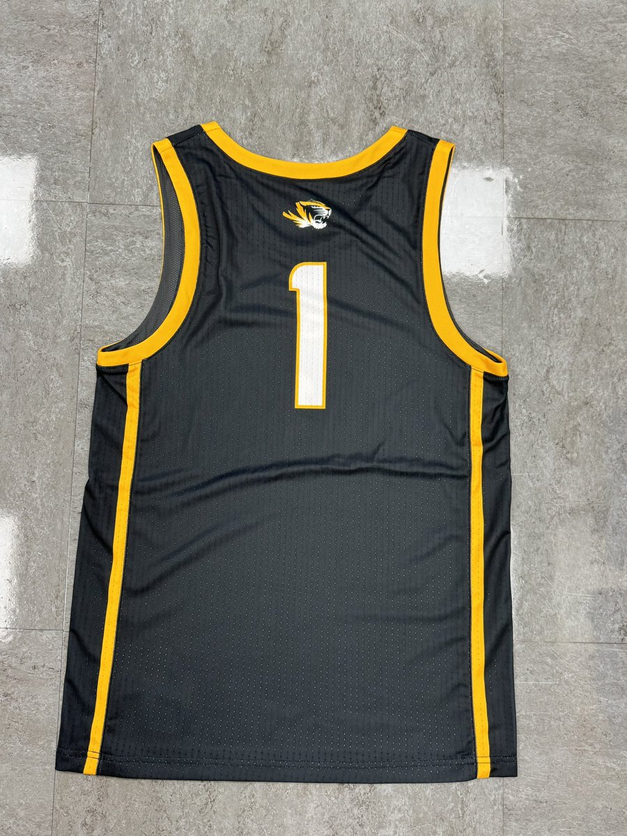 New away threads!
⚫️🐅🟡