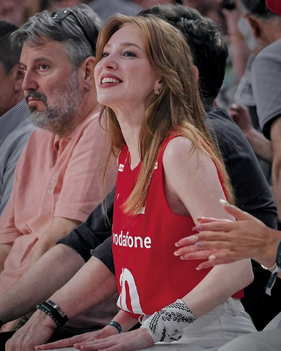 AElbarfans's tweet photo. #ElçinSangu

الاميرة الحلوة ماشاء الله عليها 🩷🤍🩷🤍🩷🤍 https://t.co/ZbrVCZgCUs
