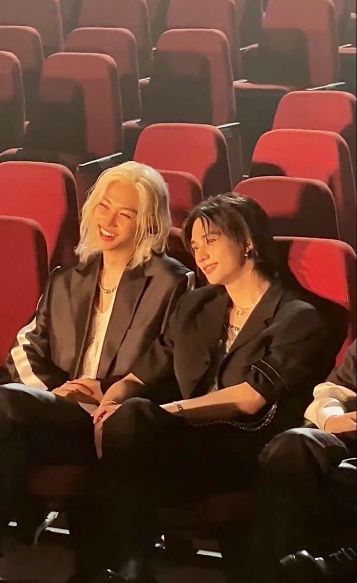 hyunezverse's tweet photo. Whoops!! https://t.co/hIhktzE64M