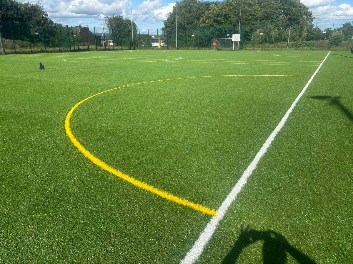 The newly laid artifical pitches at 'The Lane' looking great.

A big THANKYOU to everyone who made it possible ⚽️