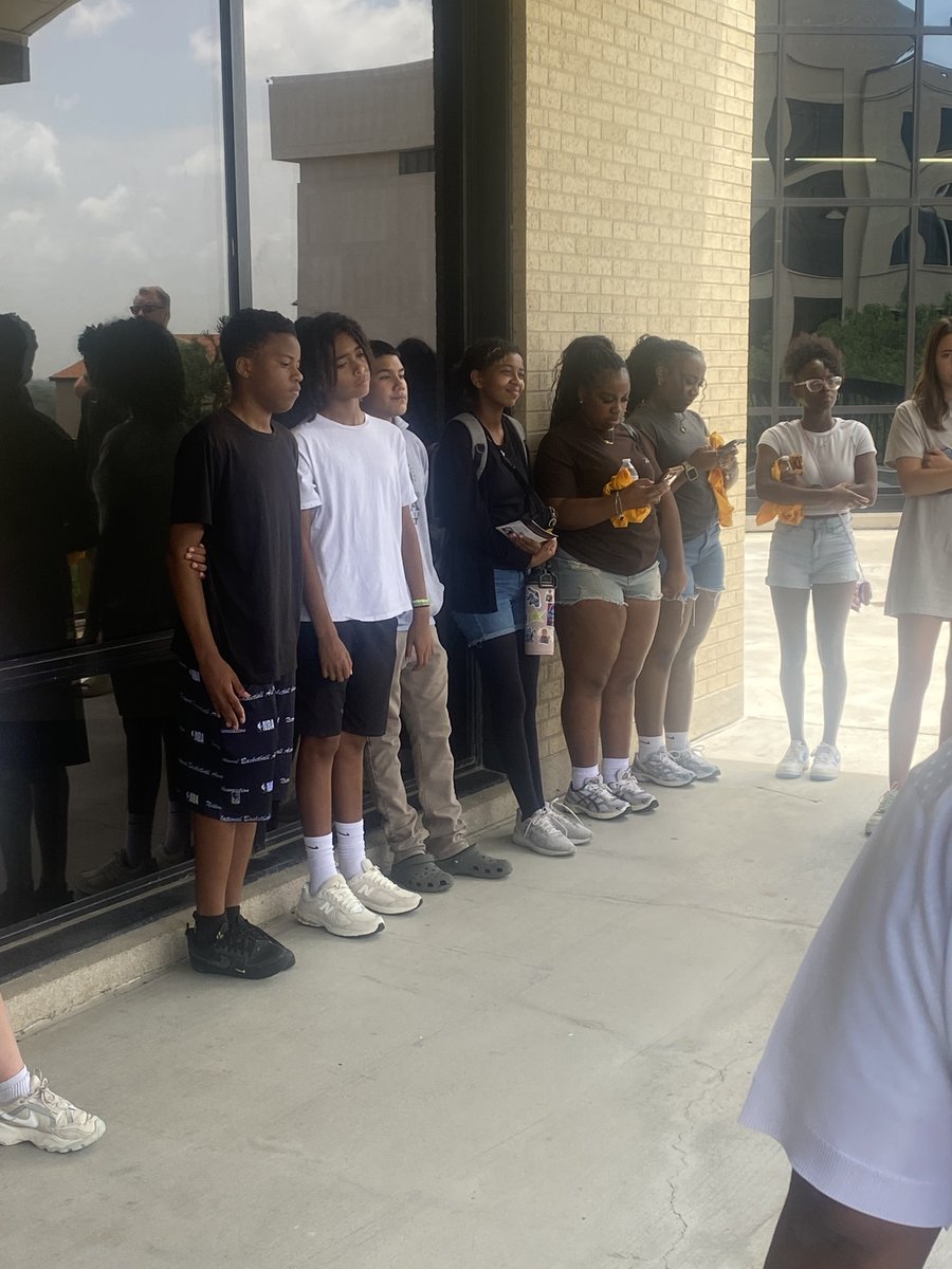 CISHeartofTX's tweet photo. The Community Youth Development (CYD) Advisory Committee was able to gain valuable life skills in leadership and team building while visiting @Baylor @txst @MeadowsC4Water and @MCPER_EDU #BeingPresentMatters #AllinForKids https://t.co/3T7OaCkiVl