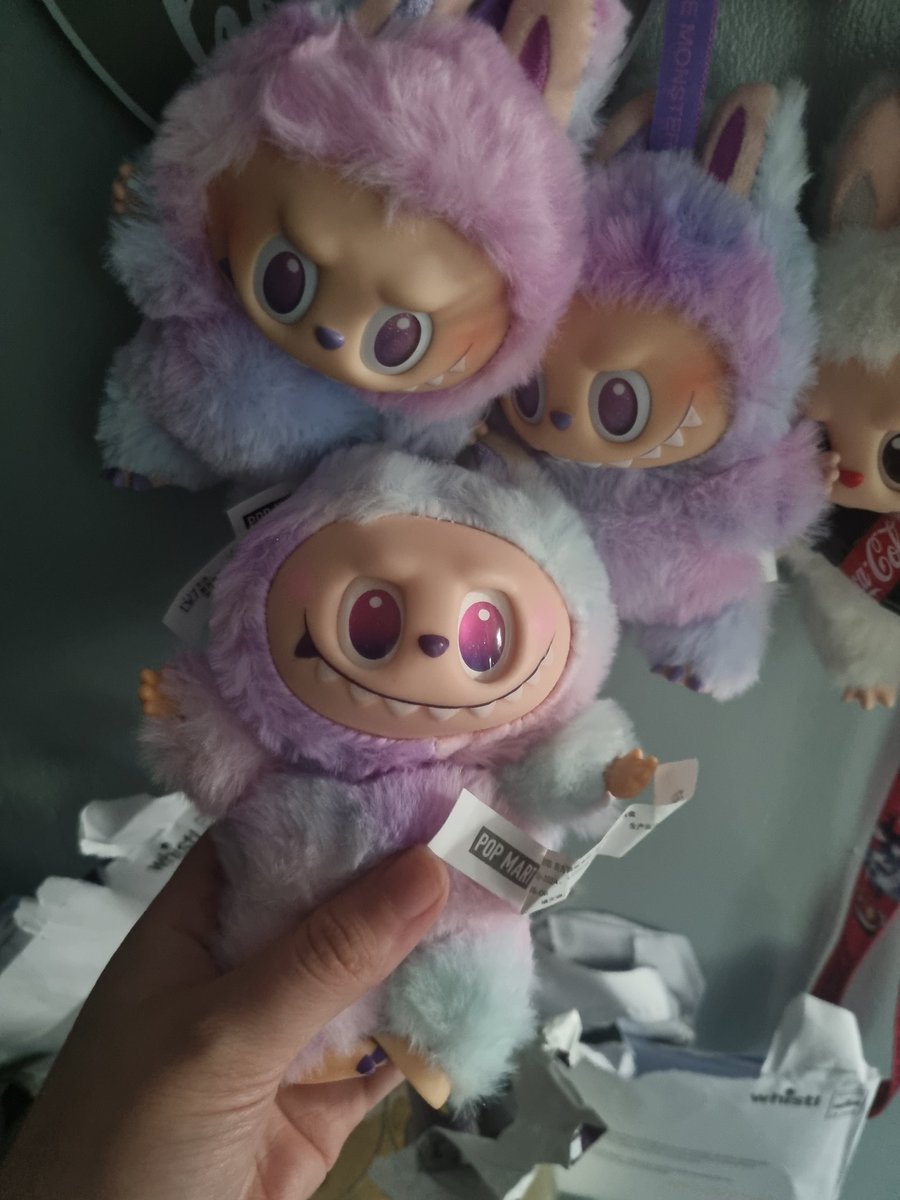 EVEN THE FAKE ONE I JUST OPENED IS THE SAME FKN ONE ??? HELLO ??