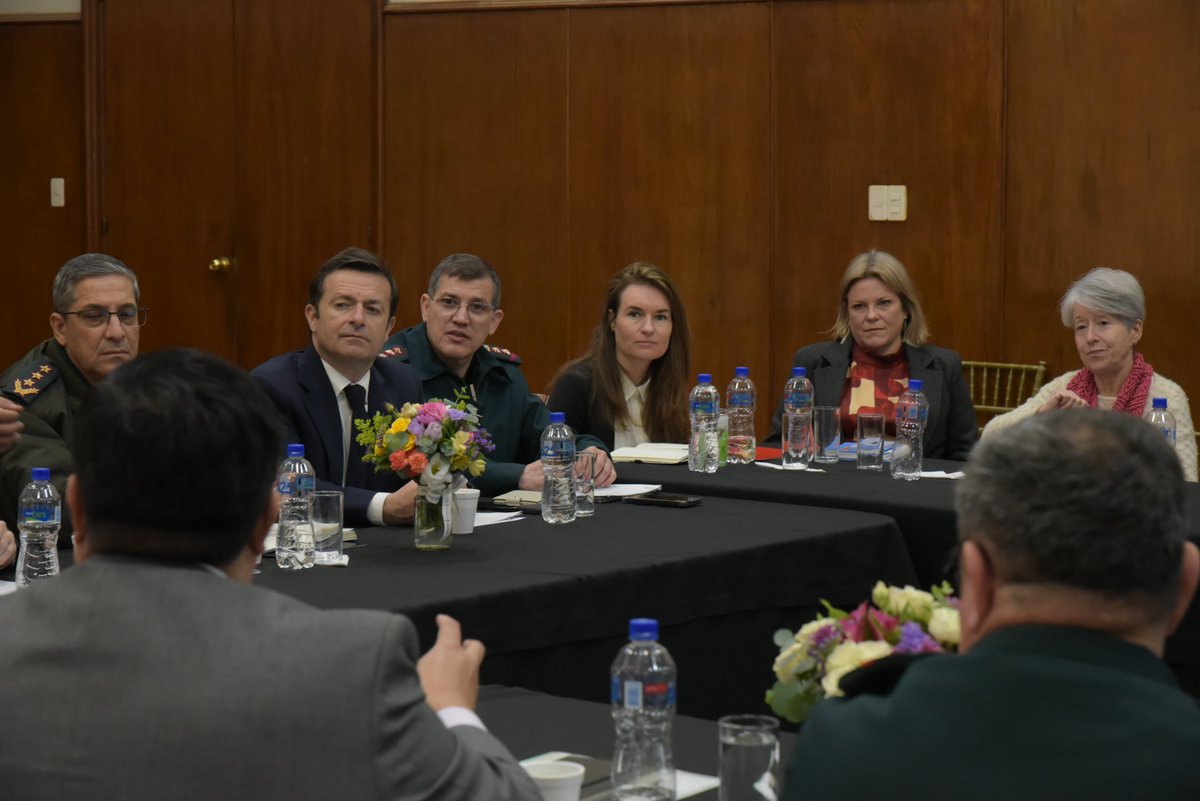 relacopaz's tweet photo. Otras autoridades presentes fueron también el Ministro Miguel Candia y los asesores militares, el Cnel DCEM Rafael Ruiz y el Cnel DCEM José Ibáñez de @ParaguayONU,  Sr. David Martínez de @mreparaguay y por parte de @ONUParaguay la Sra. Sara McKenzie y la Sra. Andrea Machaín. https://t.co/OqWDz7FwfR