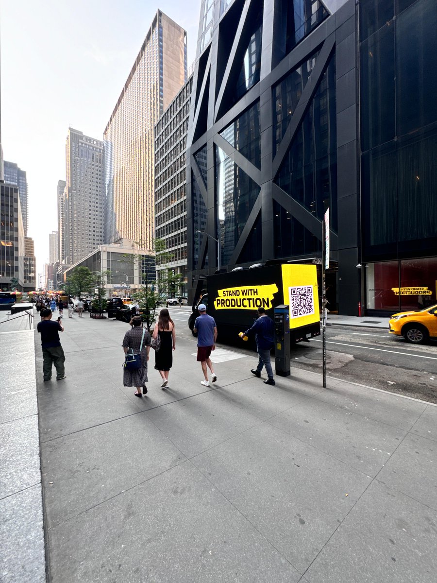 ledinmotion01's tweet image. Your brand deserves the spotlight.
Our seamless LED truck makes sure it gets it—loud, clear, and everywhere in NYC.
#LEDInMotion #SeamlessLEDTruck #NYCAdPower #BrandOnWheels #MobileMedia