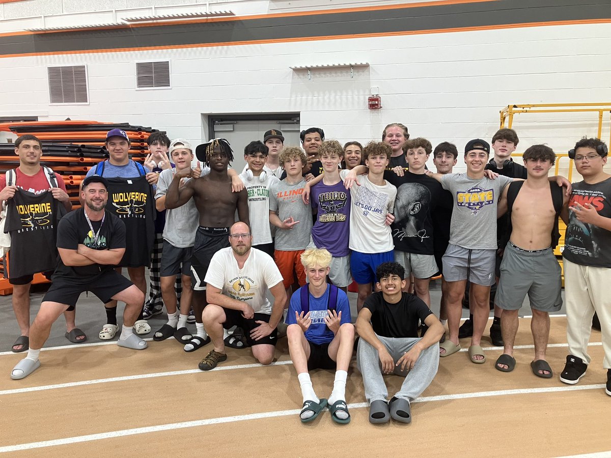 TbirdWrestling's tweet image. Great stuff at the Doane camp as we wrap up day 3! Super proud of this group for putting in the extra time and effort to get better over the summer. Also congrats to our camp shirt winners:

Hutch
Athen
Caleb
Treat

Very excited to see how this team does in the winter! 🤼‍♂️