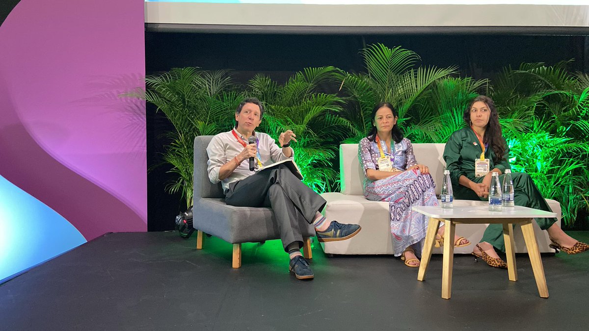FAO_Colombia's tweet photo. Desde FAO🇨🇴 trabajamos con entidades nacionales para transformar sistemas alimentarios con sostenibilidad
La gestión del conocimiento es clave para fortalecer la producción y avanzar en agroecología
– Diego Mora, Representante Asistente y Oficial de Programas
#SummitRegeneradores https://t.co/vkPrs7T7Mh