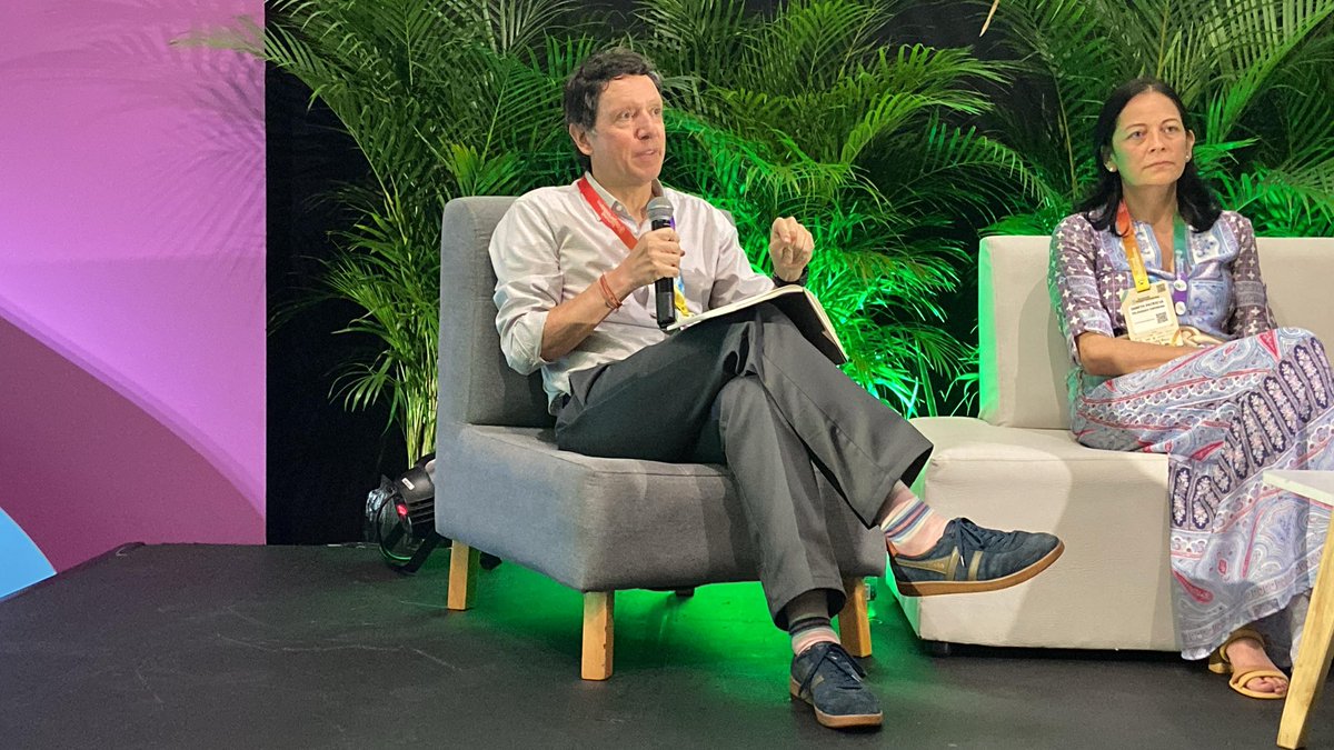 FAO_Colombia's tweet photo. Desde FAO🇨🇴 trabajamos con entidades nacionales para transformar sistemas alimentarios con sostenibilidad
La gestión del conocimiento es clave para fortalecer la producción y avanzar en agroecología
– Diego Mora, Representante Asistente y Oficial de Programas
#SummitRegeneradores https://t.co/vkPrs7T7Mh