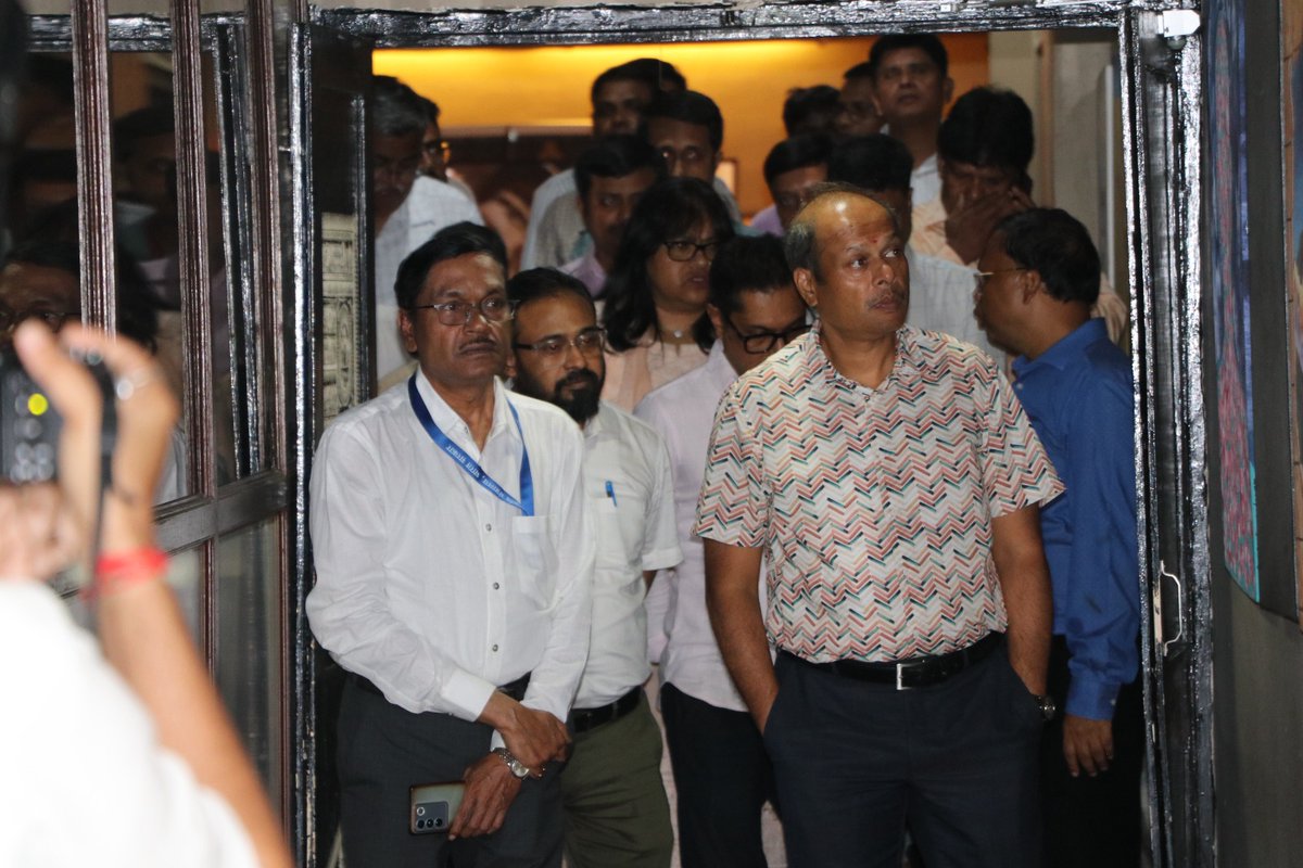Shri Vivek Aggarwal, Secretary, Ministry of Culture, Government of India, along with Smt.Lily Pandeya, Joint Secretary, Ministry of Culture, Government of India visited EZCC, Kolkata on 2 July, 2025 and held a meeting with Shri Ashis Kumar Giri, Director, EZCC, discussing ongoing