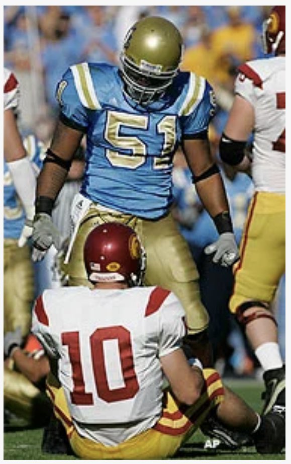 LM45Spotter's tweet image. Not a bad guy to be your linebacker coach.  Reggie Carter #51 of UCLA fame. (2005 - 2009)
The training goes on!!!
@lucasduryea @SShakir42 @CastaicHigh @SCVSignal @TopPreps @haleymsawyer @MaxPreps @PrepRedzoneCA 
#LifeAwayFromTheTrack
#NFLIsTheGoal
#OutworkEverybodyEverywhere