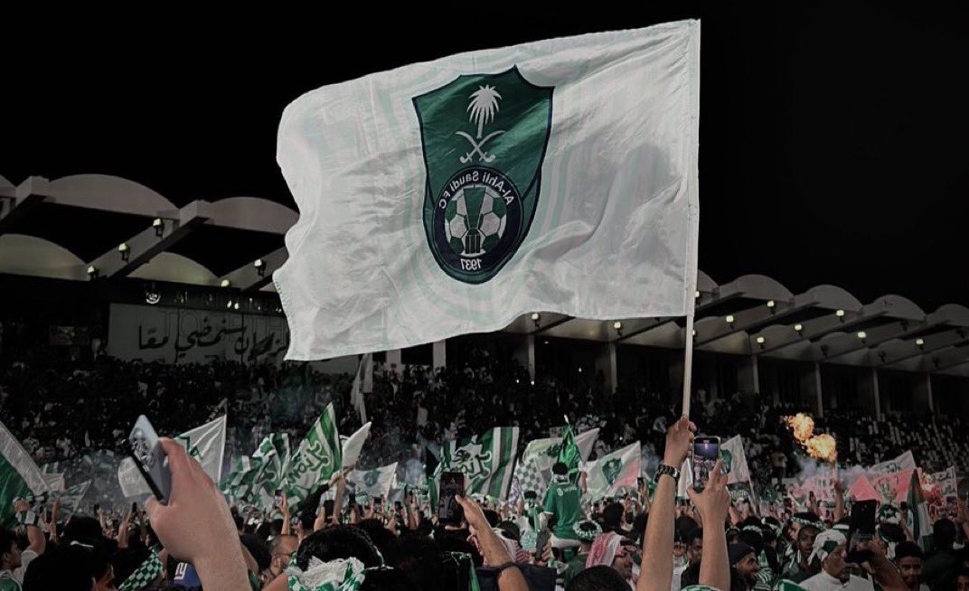 يبقَـى شِعَـار العز مشـرِق مَا غَرب 💚