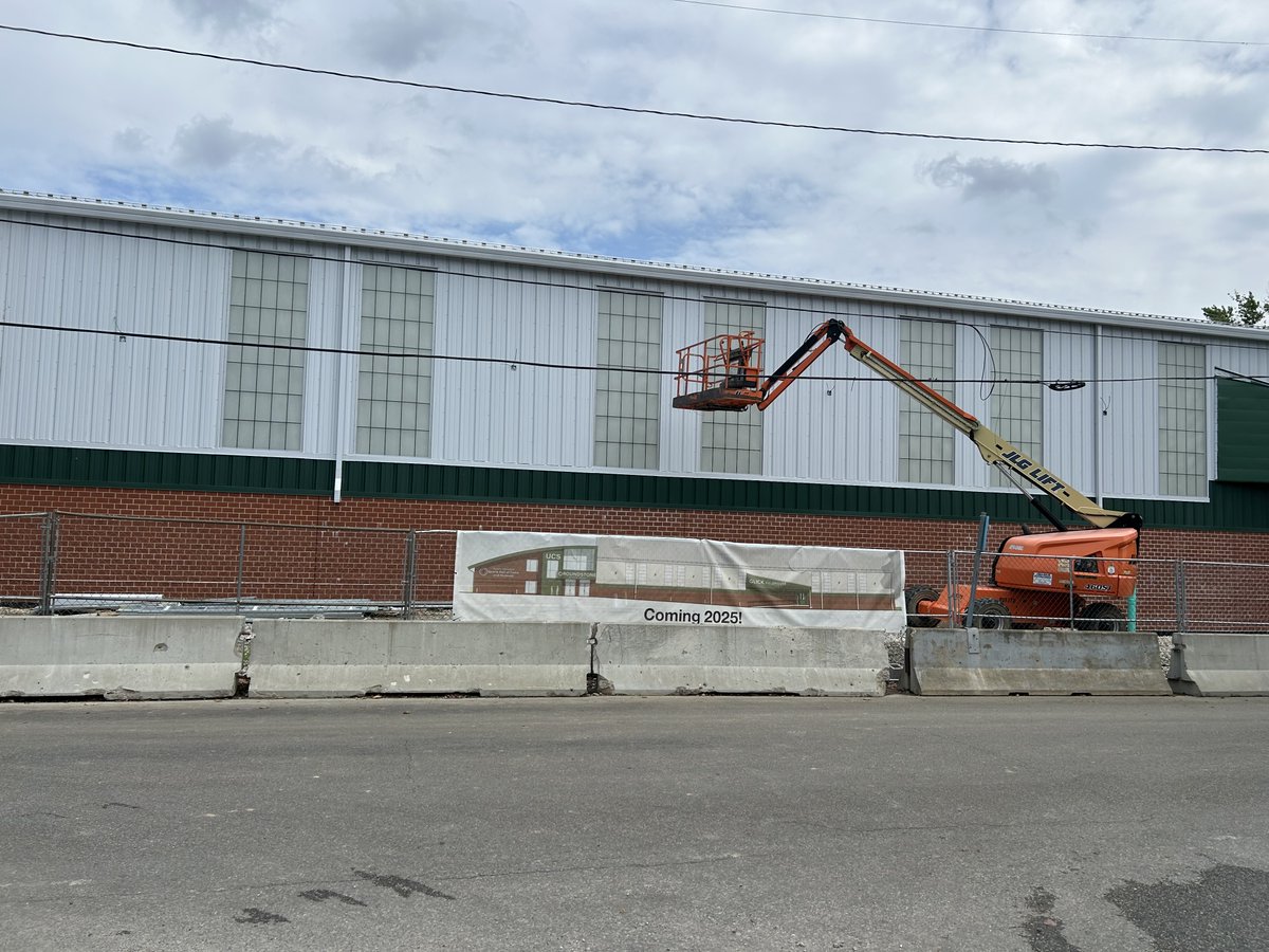 GCLESPORTSHOF's tweet photo. The excitement continues to build as the @GCLESPORTSHOF's physical location makes steady progress.
Everything is pointing towards a late fall ribbon cutting!
#GCLESHOF #TheLand #Cleveland https://t.co/oG5uVwEt6I