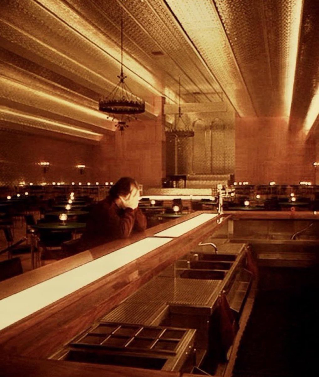 luusssso's tweet photo. The interiors of Stanley Kubrick’s “The Shining” (1980) https://t.co/uPlpZxrvYn