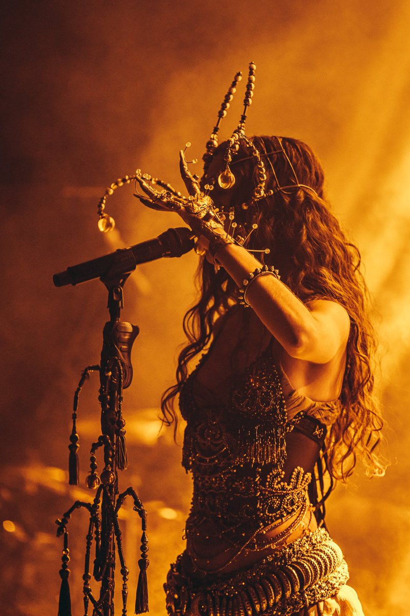 amarinasena's tweet image. Esse mês tem show em Porto Alegre e eu só sei de uma coisa: o frio que tá fazendo vai passar rapidinho! Dia 19 já esgotou, mas ainda tem dia 18. Quem eu vejo?? ❤️🔥
