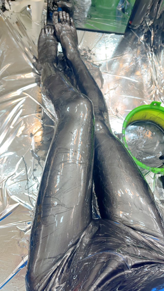 yuluo67137673's tweet photo. #messy #メッシー #bodypaint #ボディペイント #WAM
嗯，“沥青防水涂料”，救命我变成防水的了~ https://t.co/khvnv3M2mM