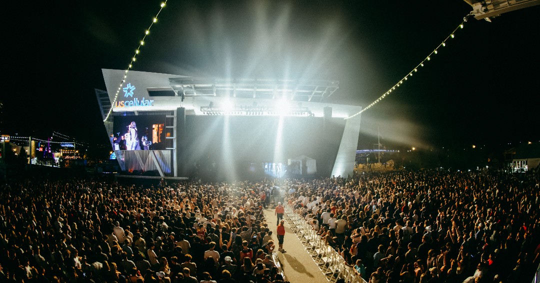 Summerfest's tweet image. Weekend 3 is almost here! 🎶 Grab your 3-Day UScellular passes now and catch all your favorite artists! 🔥
Get your passes: store.summerfest.com/2025-uscellula…
📸@annagraceyphoto