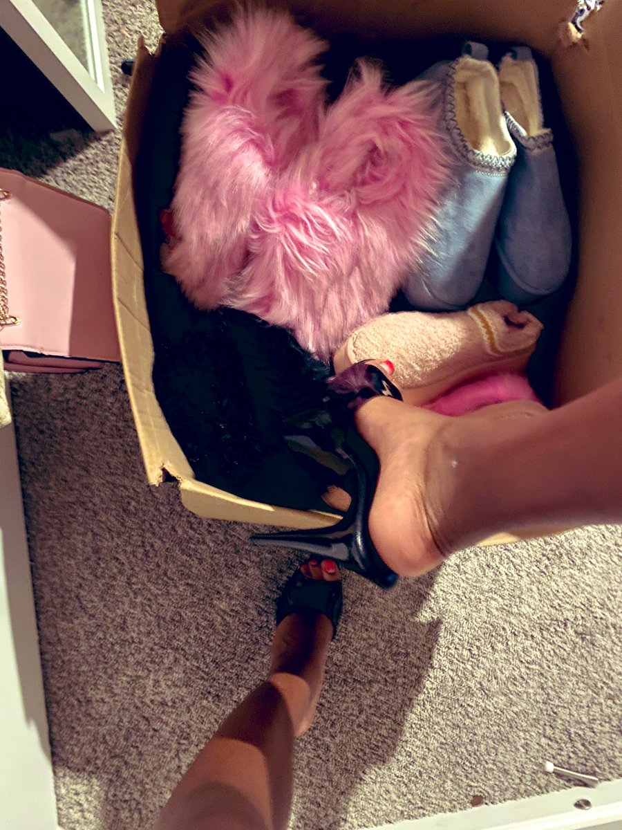 krystalkhy's tweet image. i have so many shoes i dont wear