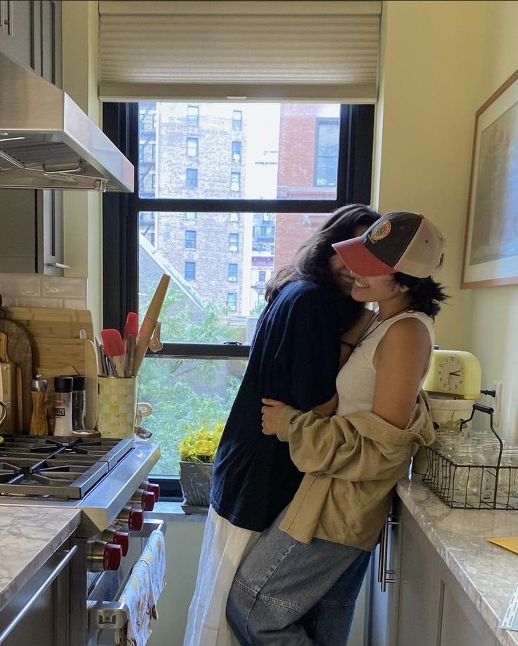 Sapphic 🩷💜🤍 tweet media