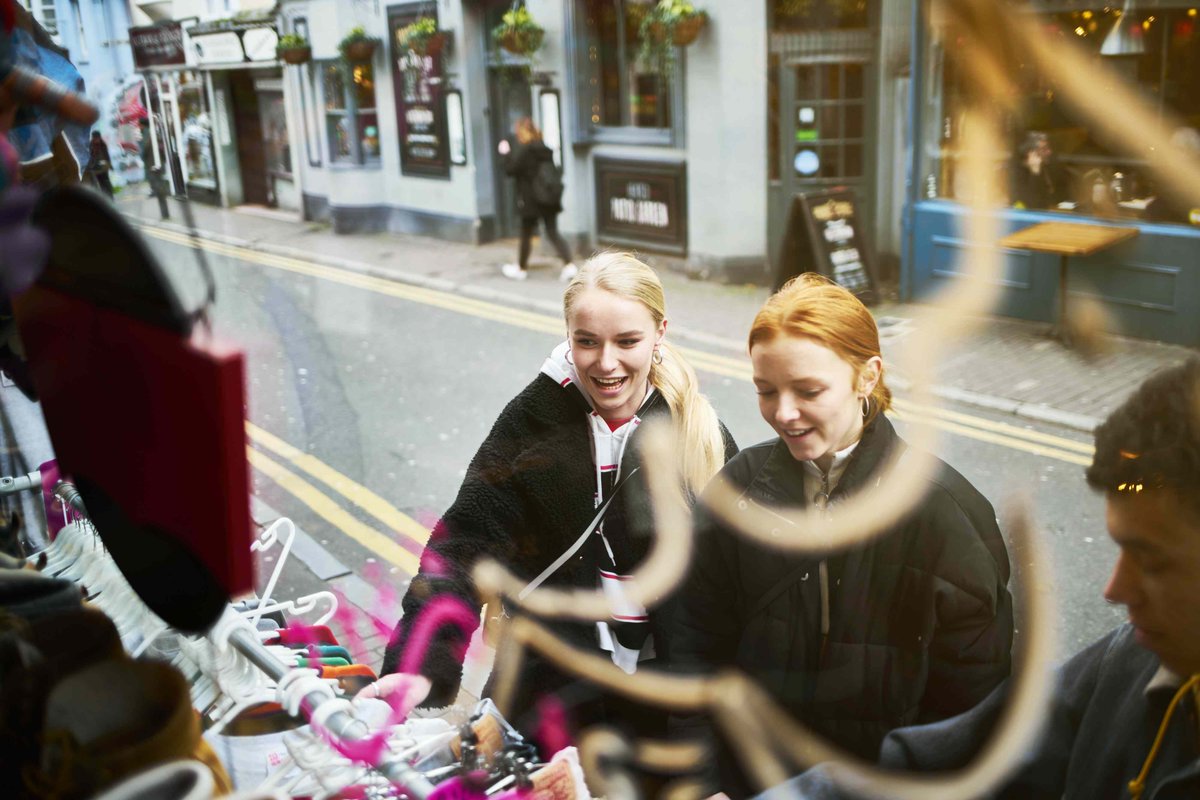 Gen Z’s economic success is largely driven by its sheer size. World Data Lab research shows it’s likely to be a generation that makes up 2 billion people, about a quarter of the world’s total population.

Read more: eu1.hubs.ly/H0lsKVM0

#genz #consumerspending #worlddatalab