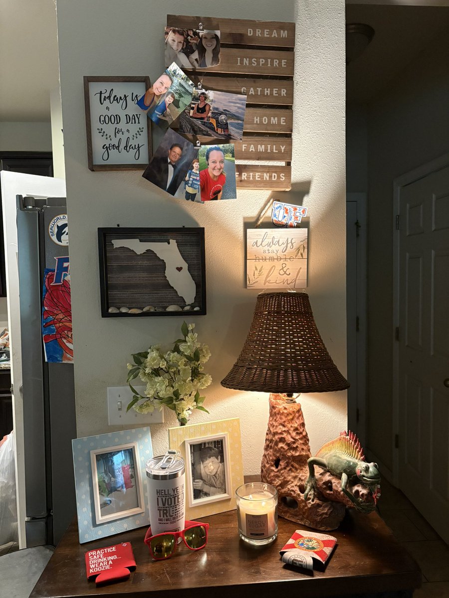 HoofieLife's tweet photo. Your Florida Woman is ready for 4th of July weekend in America! 🇺🇸 

#Florida #FLORIDAWOMAN #YourFloridaWoman #Hoofie #HoofieLife #Homeowner #Homemaker #decorations #flags #USA #MAGA #MakeAmericaGreatAgain #SaveAmerica #celebrate #letsgo #LFG #winning #happybirthdaytoyou #AmericasBirthday 🎉💥🥳😎🎆
