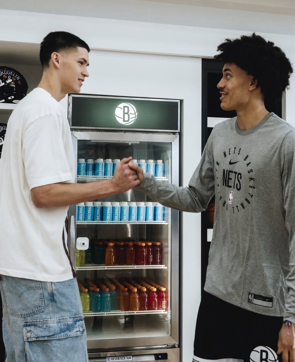 Sangre nueva

8⃣X1⃣9⃣