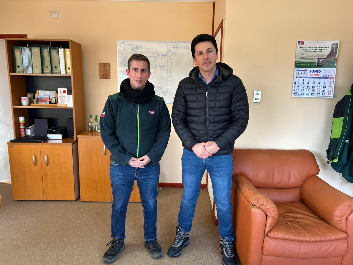 🐝 ¡Avanzamos hacia una zona libre de enfermedades apícolas en Palena, Chaitén y Futaleufú! ✅ Un paso clave para proteger las abejas, cuidar la biodiversidad y fortalecer el desarrollo en zonas extremas. Nos reunimos con el SAG y esperamos pronta resolución desde nivel central.