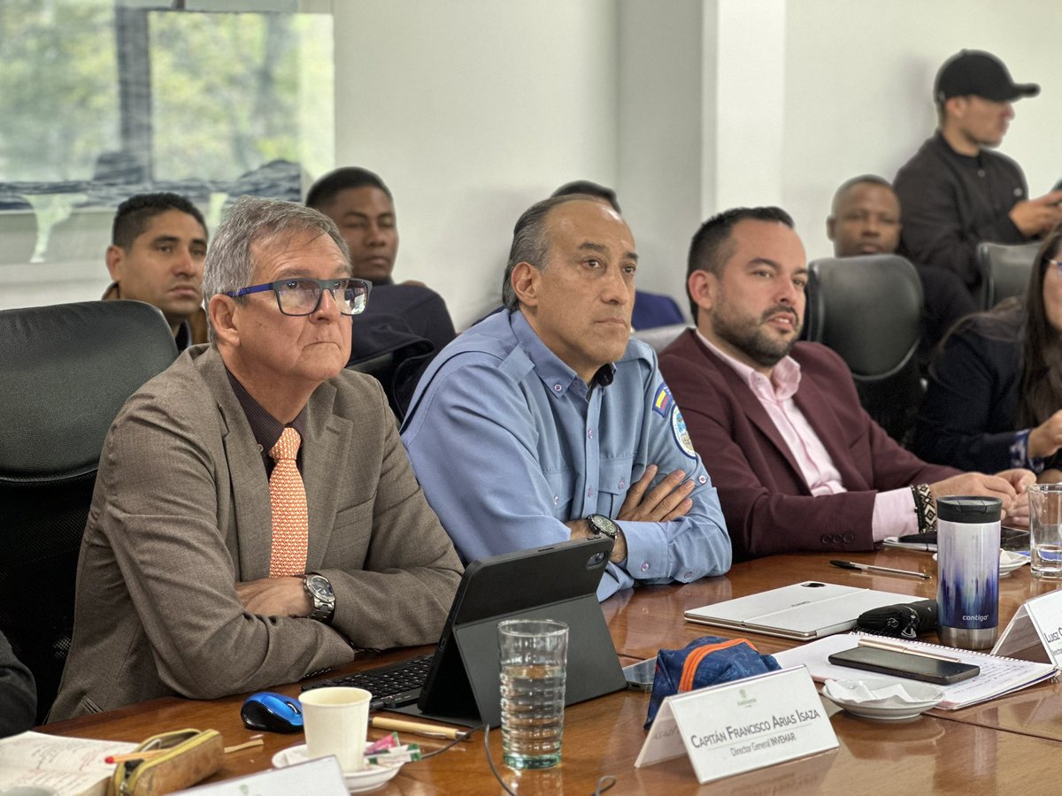 ParquesColombia's tweet photo. 📍Desde @ParquesColombia resaltamos el diálogo intersectorial y comunitario en el Chocó que permitió avanzar en una hoja de ruta en tres líneas de gestión interconectadas: 
🔹Ampliación del SFF Acandí,Playón y playona
🔹Interconexión Colombia–Panamá
🔹Interconexión Unguía–Acandí https://t.co/7IpTcVaBsN