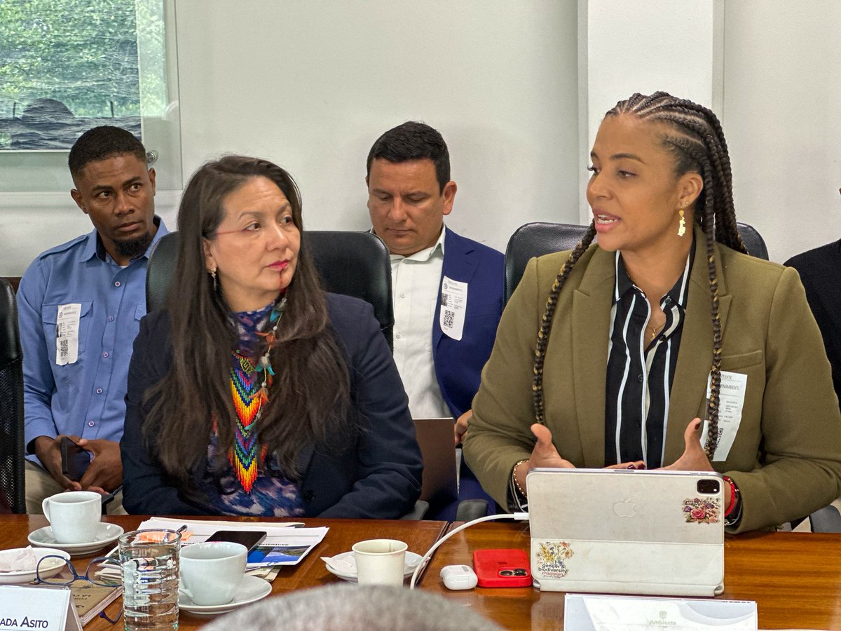 ParquesColombia's tweet photo. 📍Desde @ParquesColombia resaltamos el diálogo intersectorial y comunitario en el Chocó que permitió avanzar en una hoja de ruta en tres líneas de gestión interconectadas: 
🔹Ampliación del SFF Acandí,Playón y playona
🔹Interconexión Colombia–Panamá
🔹Interconexión Unguía–Acandí https://t.co/7IpTcVaBsN