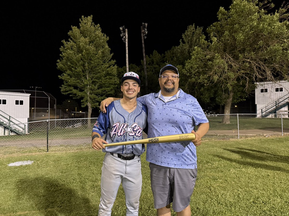 MartinezBynum's tweet image. Grateful for being selected in the @kclbonline all star game! Blessed to have started and received the MVP award after hitting a 2 run HR and recording an outfield assist!     @jm_kelly4 @bob_denucci