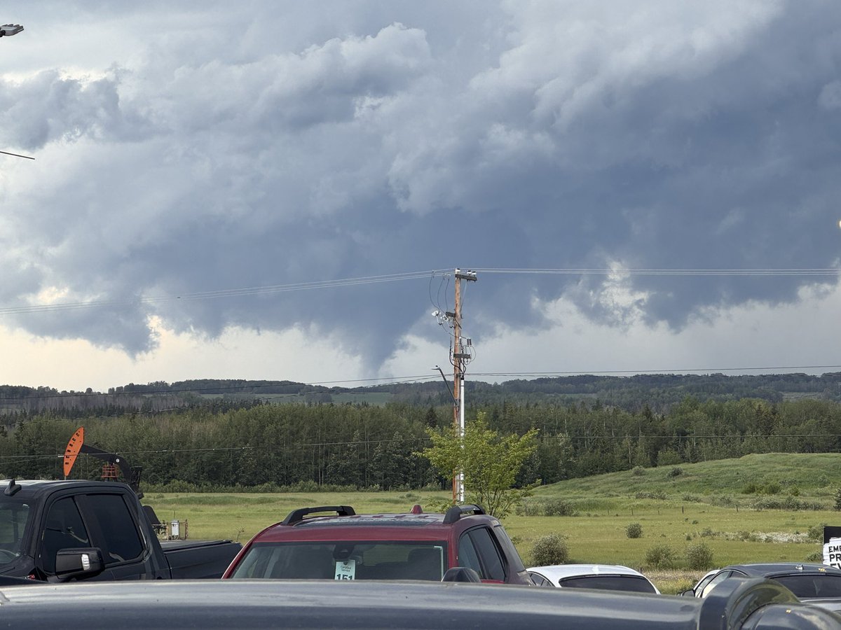 Storm developing under tornado watch outside Drayton Valley July 2/25 at 510 pm #abstorm