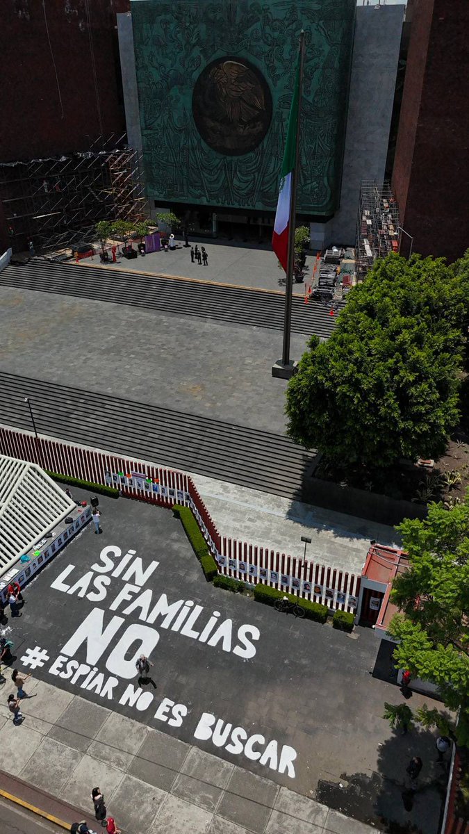 Nos unimos al llamado de los colectivos de familias buscadoras para manifestarnos en contra de las leyes aprobadas en el Congreso, que sientan las bases de un sistema de vigilancia masiva en México. #EspiarNoEsBuscar