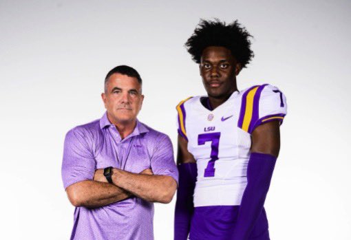 BREAKING: 5-Star Edge Trenton Henderson, 6-4 225 lbs, from Pensacola, Florida (Pensacola Catholic) has committed to #LSU. Henderson is the number 28 prospect in class per 247 Sports.