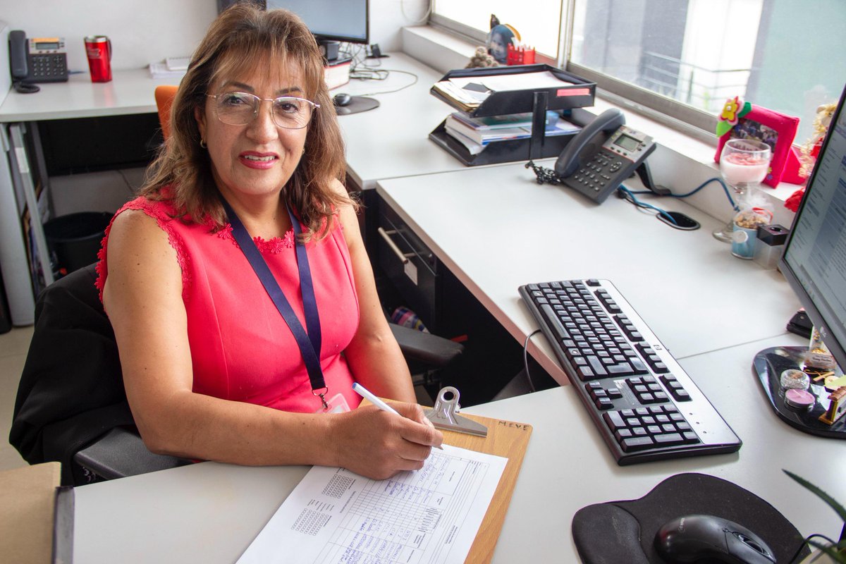 👏  Rosita Pozo es un ejemplo de entrega y resiliencia. Con 37 años de servicio en @Salud_ec, dedicó 24 de ellos a la provincia de Napo y desde 2015 forma parte de <a href="/Salud_CZ9/">Coordinación Zonal 9-Salud 🇪🇨</a> en #Quito.

📌  Inició su carrera como enfermera provincial, y a lo largo de los años ha desempeñado