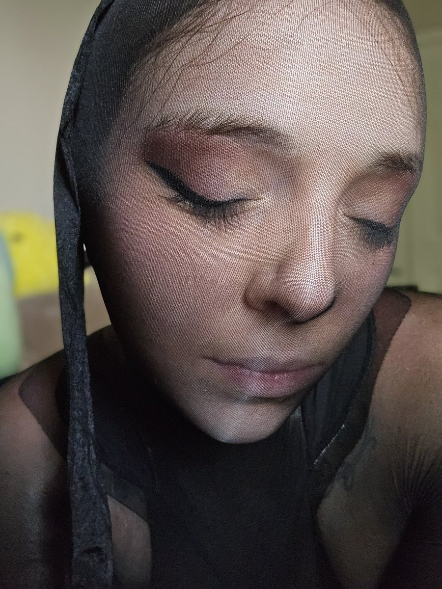 Lily Paw tweet media