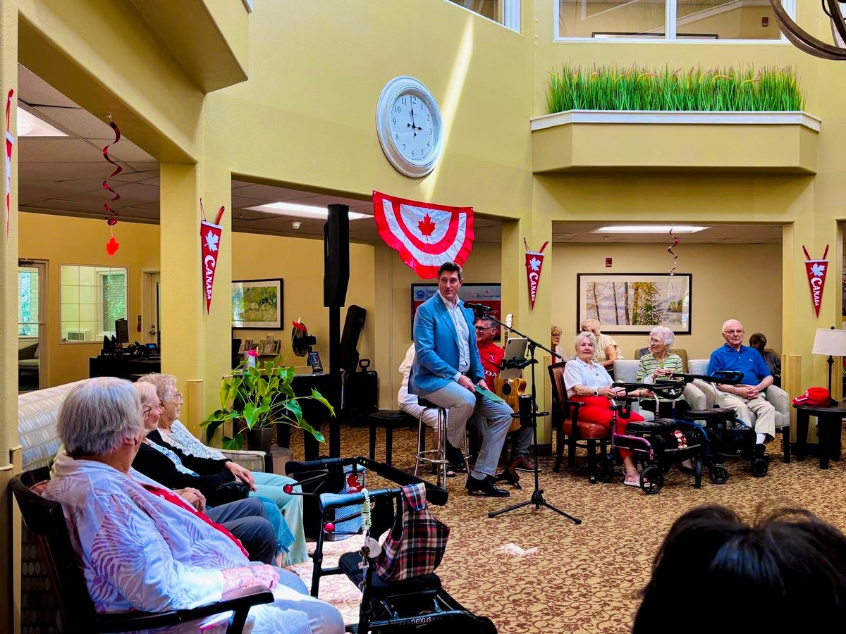 TurnbullWhitby's tweet image. Fun Canada Day visit to The Court at Pringle Creek! 🇨🇦 I’m always grateful for the chance to celebrate with the seniors who helped build the backbone of this country. 💪🏼
#CanadaDay #DeliveringForWhitby