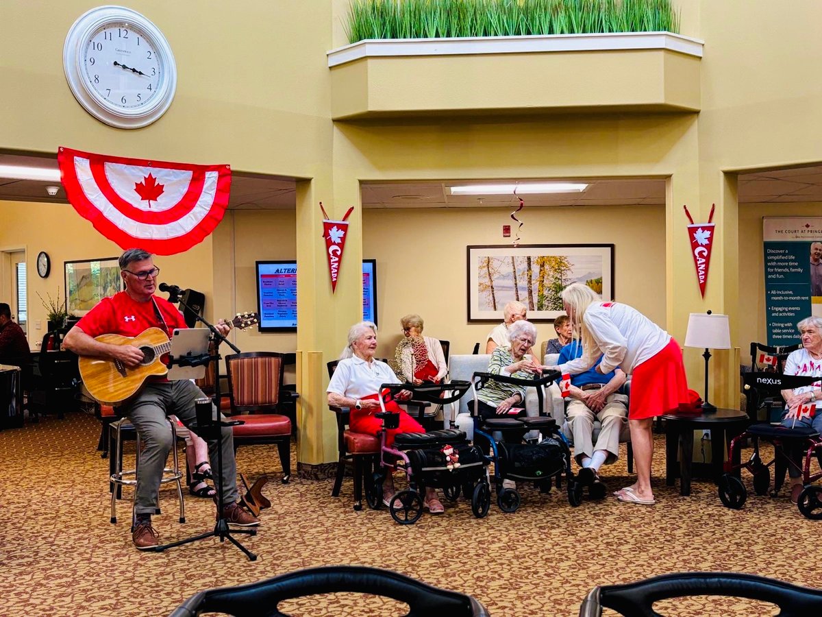TurnbullWhitby's tweet image. Fun Canada Day visit to The Court at Pringle Creek! 🇨🇦 I’m always grateful for the chance to celebrate with the seniors who helped build the backbone of this country. 💪🏼
#CanadaDay #DeliveringForWhitby