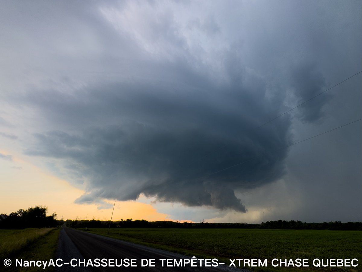 NancyA.C Chasseuse de tempêtes⚡️⛈️🌬️🌪️❄️ (@nancyac_xcq) on Twitter photo Orage supercellulaire à Grave Hill, ON
19h14 2 juillet
<a href="/ConnorMockettWX/">Connor Mockett</a> <a href="/amacklin10/">Andrew Macklin-WX</a> <a href="/MLXCQ/">Mathieu Lussie☈ - Storm Chaser🇨🇦🇺🇸🌪️⛈️💨⚡️🌨️</a> <a href="/ECCCMeteoON/">ECCC Météo Ontario</a> <a href="/MyRadarWX/">MyRadar Weather</a> <a href="/meteomedia/">meteomedia</a> <a href="/weathernetwork/">The Weather Network</a> Orage supercellulaire à Grave Hill, ON
19h14 2 juillet
<a href="/ConnorMockettWX/">Connor Mockett</a> <a href="/amacklin10/">Andrew Macklin-WX</a> <a href="/MLXCQ/">Mathieu Lussie☈ - Storm Chaser🇨🇦🇺🇸🌪️⛈️💨⚡️🌨️</a> <a href="/ECCCMeteoON/">ECCC Météo Ontario</a> <a href="/MyRadarWX/">MyRadar Weather</a> <a href="/meteomedia/">meteomedia</a> <a href="/weathernetwork/">The Weather Network</a>