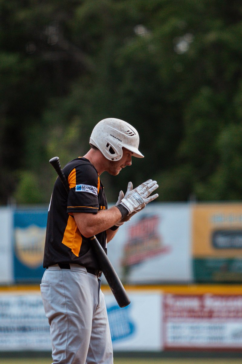 B1|0-0
Game two underway 🙌
 #SteepleCats | #NECBL
