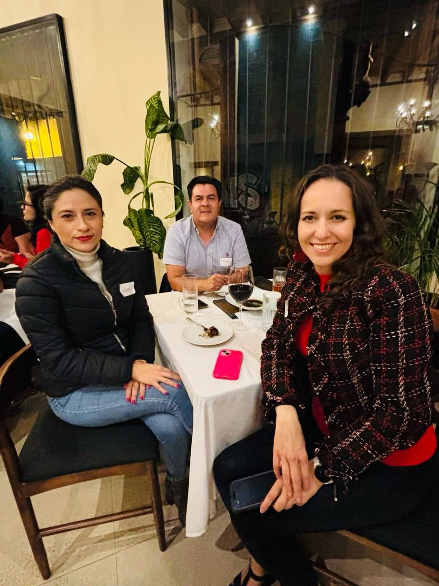 🇨🇦 Hoy celebramos 158 años de historia y soberanía de Canadá.
En Querétaro, CANCHAM reunió a aliados para fortalecer los lazos 🇲🇽🤝🇨🇦